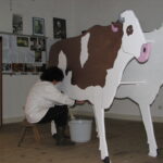 Musée Simulation de traite vache en carton
