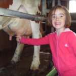 Enfant et pis de vache