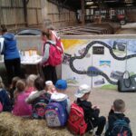 Atelier enfant dégustation stabulation ferme du bois des 12 deniers