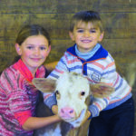 Enfants et veau montbelliard