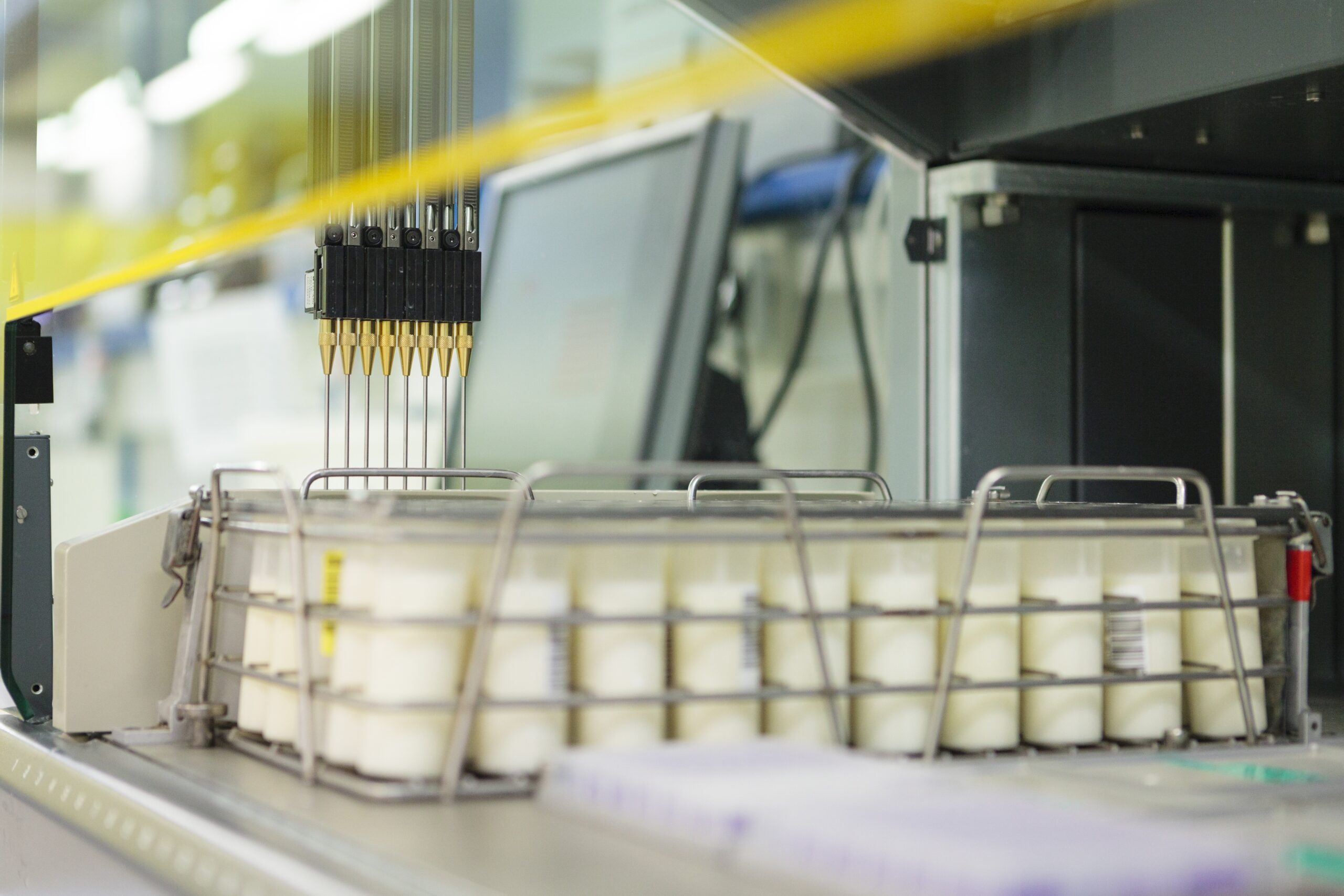 Usine laboratoire analyse des échantillons