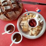 assiette dégustation, fromage laguiole, confiture, pain, couteau